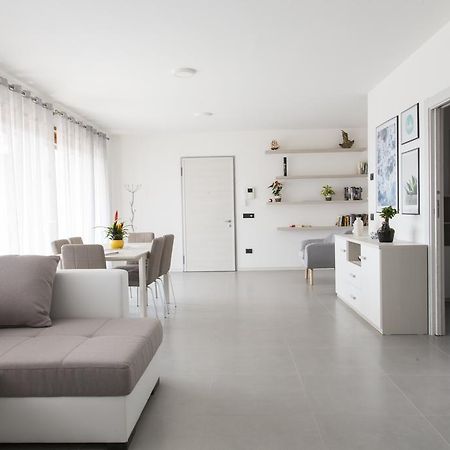 פרג'ינה ולסוגאנה La Terrazza Sul Lago מראה חיצוני תמונה